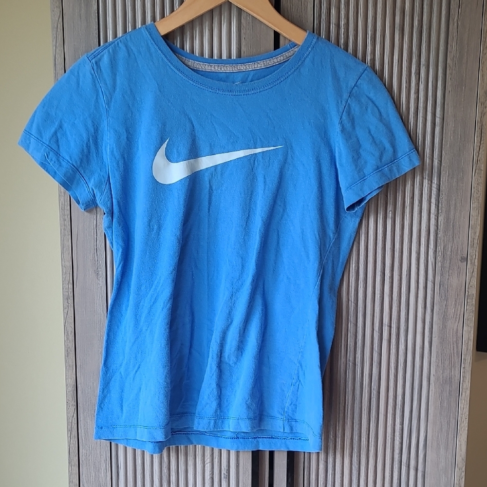 Nike Blue Slim Fit Tee with White LoNike Blue Logo Tee Women’s Size Medium